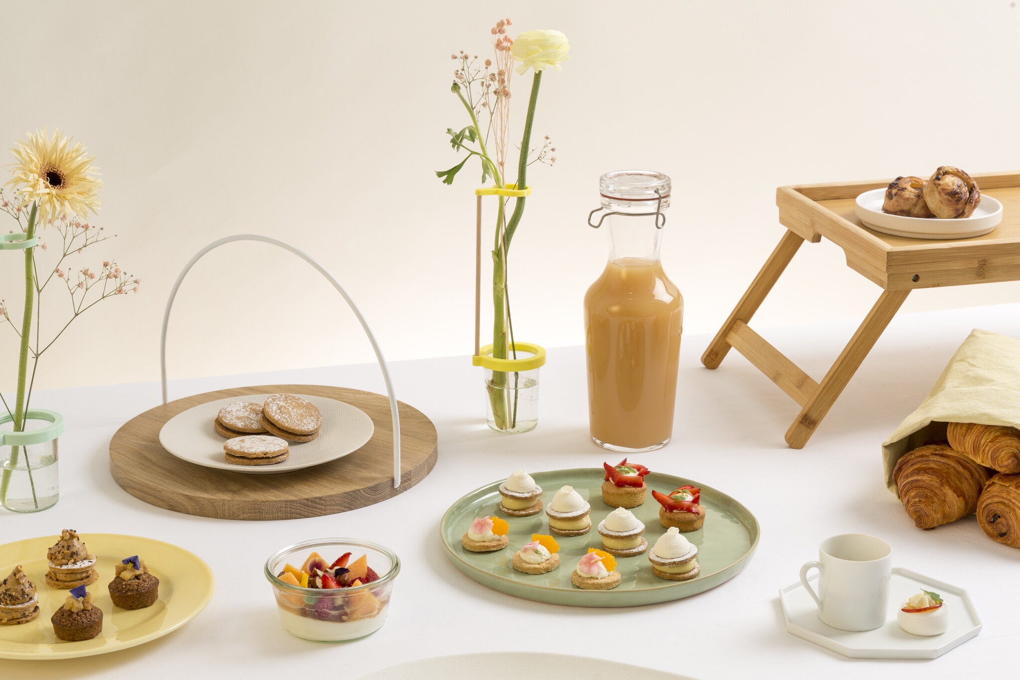 fashion breakfast & curious